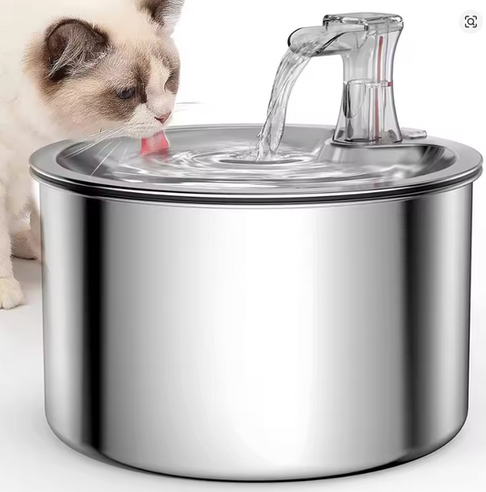 Automatic water dispenser for cats with a sensor and optional heating element, 2L capacity.